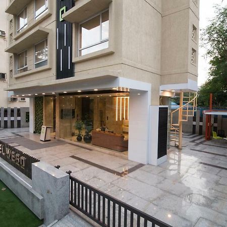 Hotel Wego Мумбаи Экстерьер фото