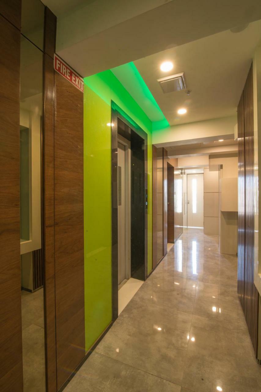 Hotel Wego Мумбаи Экстерьер фото