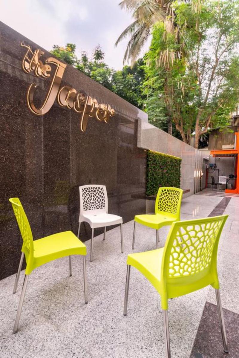 Hotel Wego Мумбаи Экстерьер фото